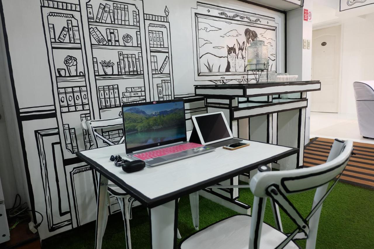 Spaces Hotel Makati Макати Экстерьер фото