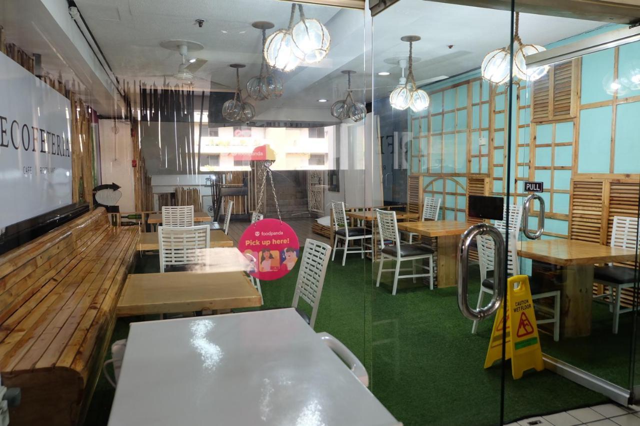 Spaces Hotel Makati Макати Экстерьер фото